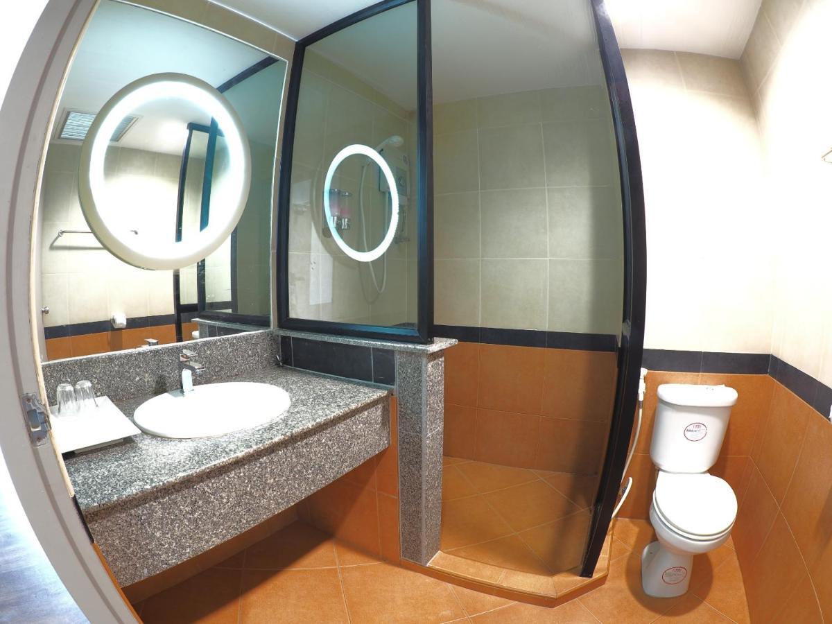 Nipa Garden Hotel Szuratthani Kültér fotó